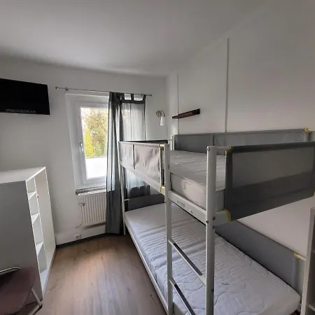 Monteurunterkunft Schuetzenhaus בית הארחה